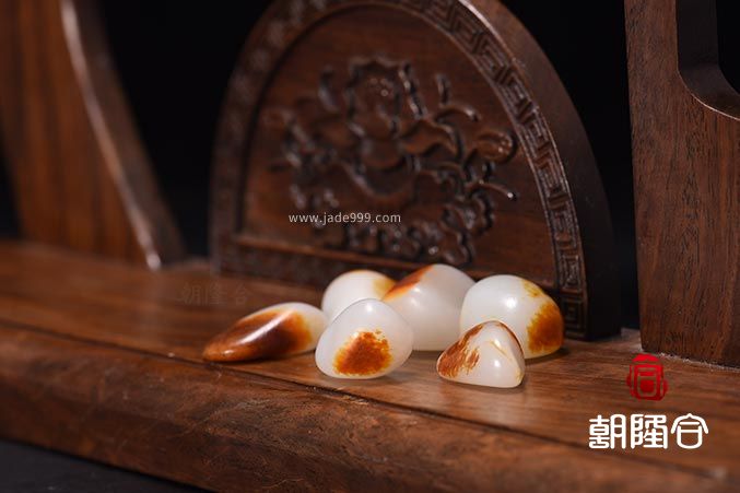 籽料，賣不動(dòng)的還是賣不動(dòng)，好賣的依然好賣(圖1)