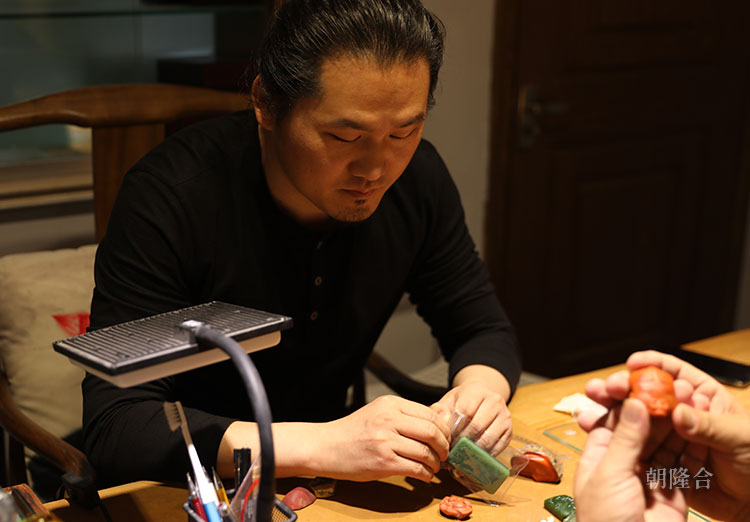 在一家藏于深巷的玉雕工作室，遇見一眼千年的中國風(fēng)