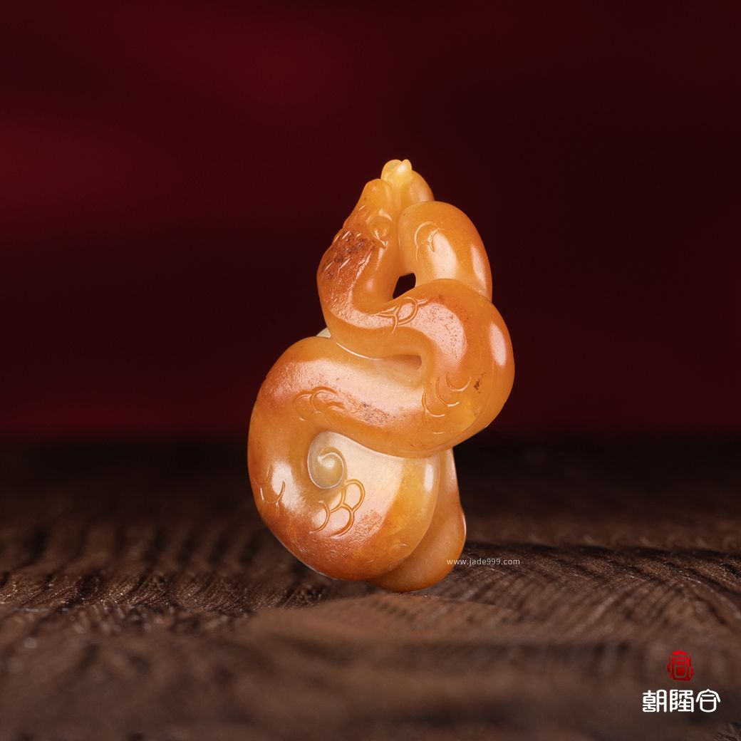 靈蛇獻(xiàn)瑞